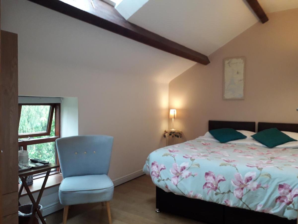 הייל Brook Barn B&B מראה חיצוני תמונה