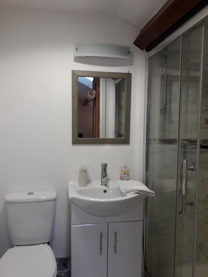 הייל Brook Barn B&B מראה חיצוני תמונה